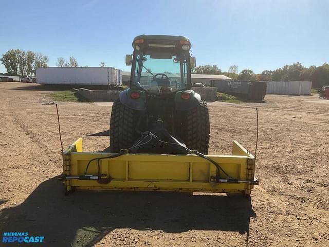 Image of John Deere 4066R equipment image 3