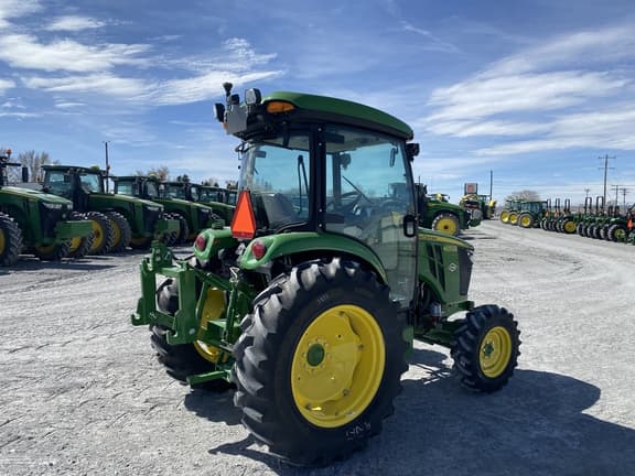 Image of John Deere 4075R equipment image 4