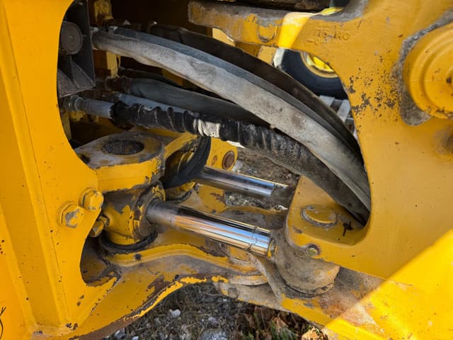 Image of John Deere 410E equipment image 3