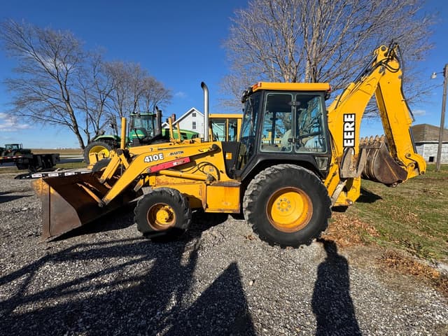 Image of John Deere 410E equipment image 2