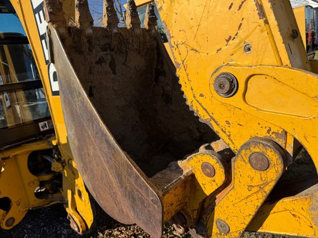 Image of John Deere 410E equipment image 1