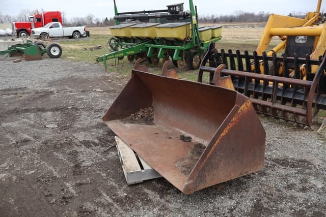 Image of John Deere 410 equipment image 1
