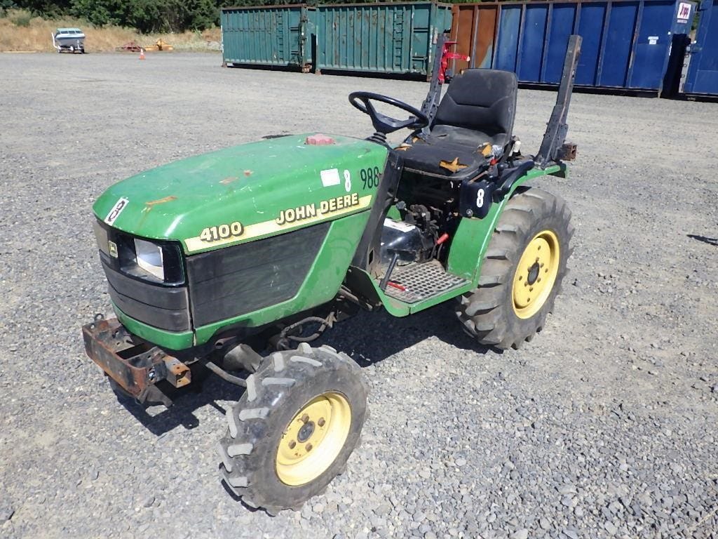 John Deere 4100 Equipment Image0