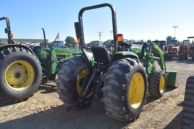 Image of John Deere 4105 equipment image 2