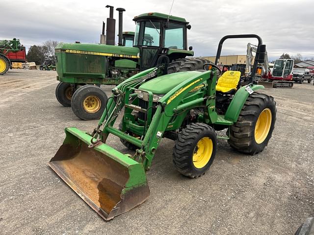 Image of John Deere 4105 equipment image 1