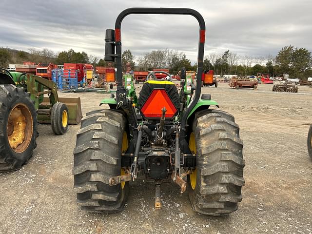 Image of John Deere 4105 equipment image 4