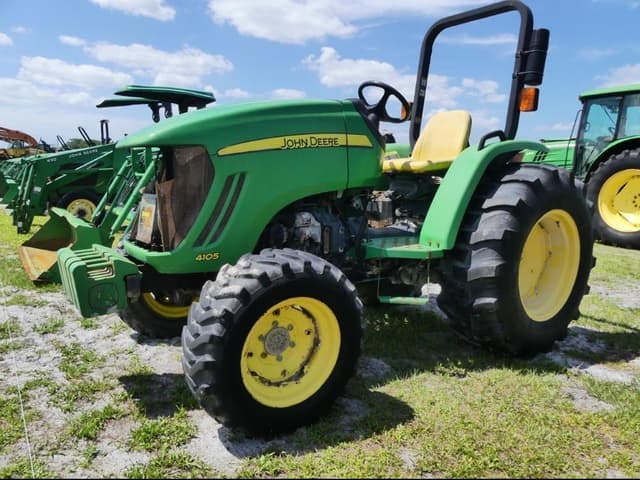 Image of John Deere 4105 equipment image 1