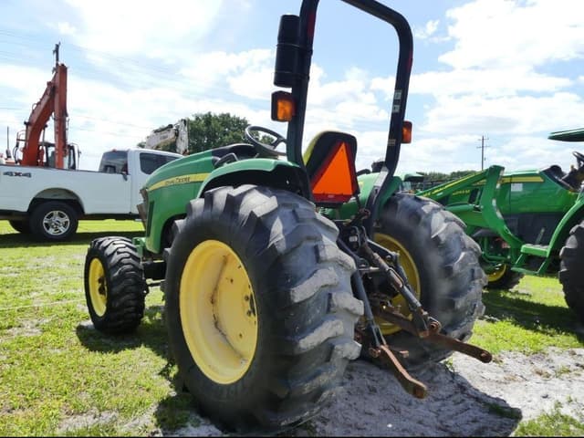 Image of John Deere 4105 equipment image 2