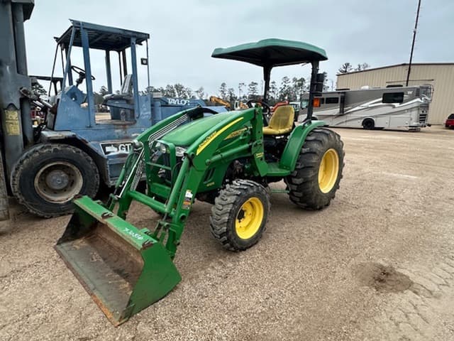 Image of John Deere 4105 equipment image 1