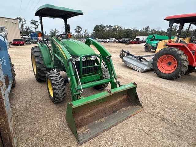 Image of John Deere 4105 equipment image 2