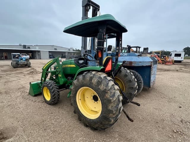 Image of John Deere 4105 equipment image 4