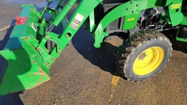 Image of John Deere 4105 equipment image 1