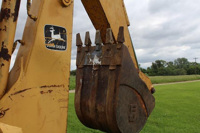 Image of John Deere 410C equipment image 3