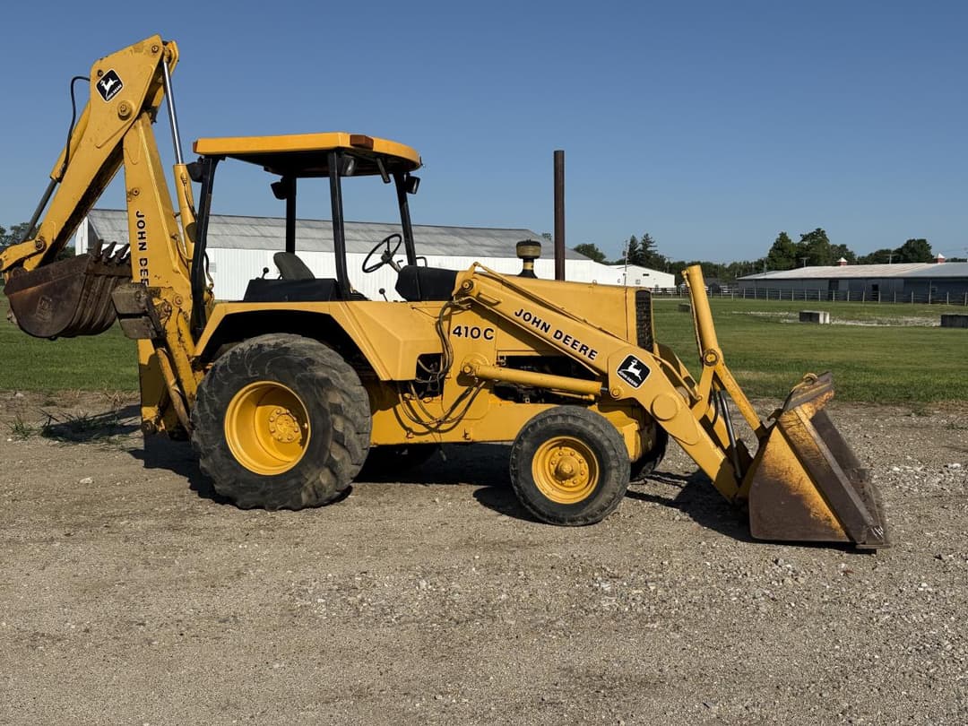 Image of John Deere 410C Image 1
