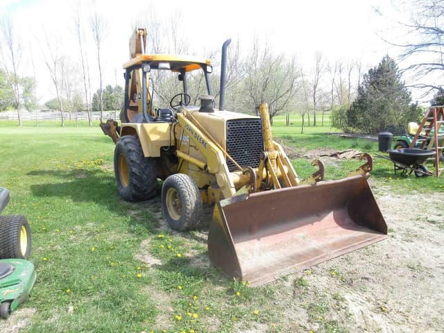 Image of John Deere 410C equipment image 2