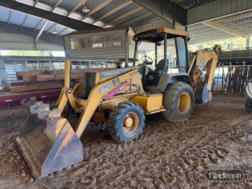 John Deere 410E Equipment Image0