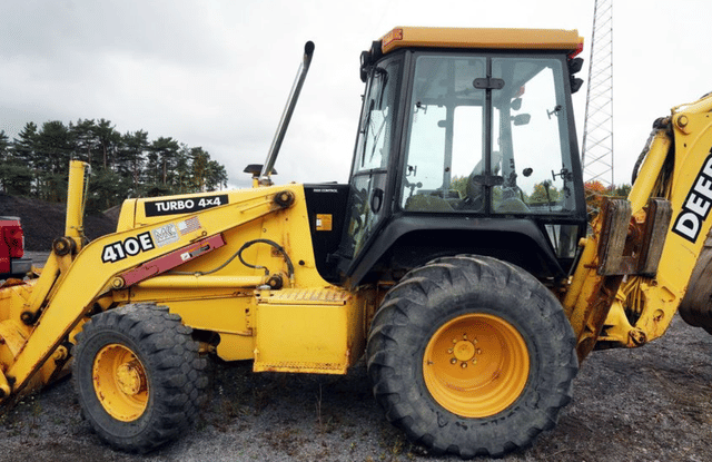 Image of John Deere 410E Turbo equipment image 4