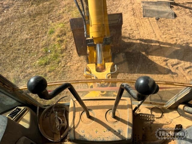 Image of John Deere 410G equipment image 4