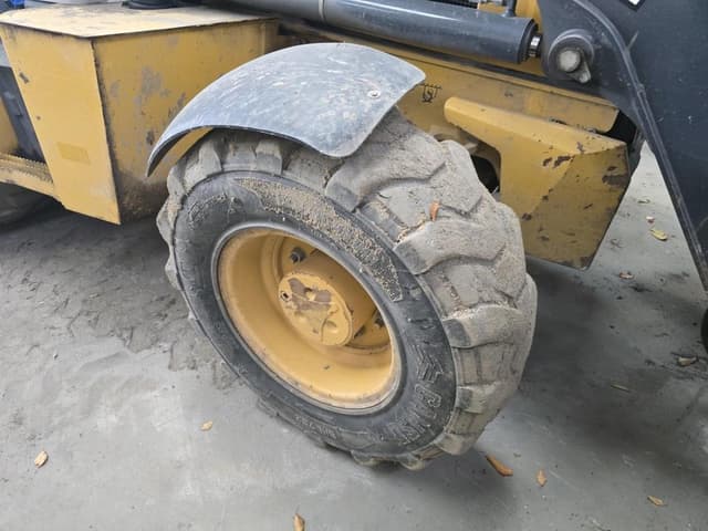 Image of John Deere 410L equipment image 3