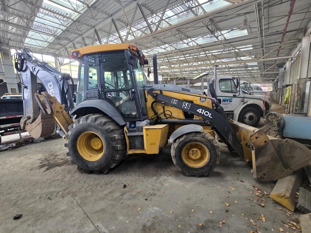 Image of John Deere 410L Primary image