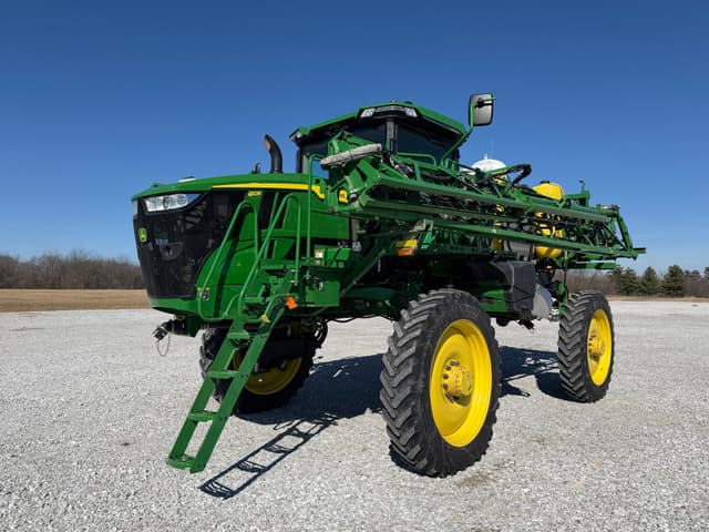 Image of John Deere 410R equipment image 1