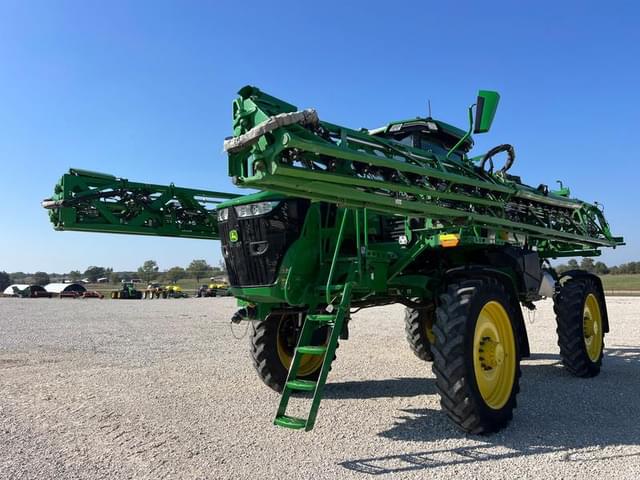 Image of John Deere 410R equipment image 3