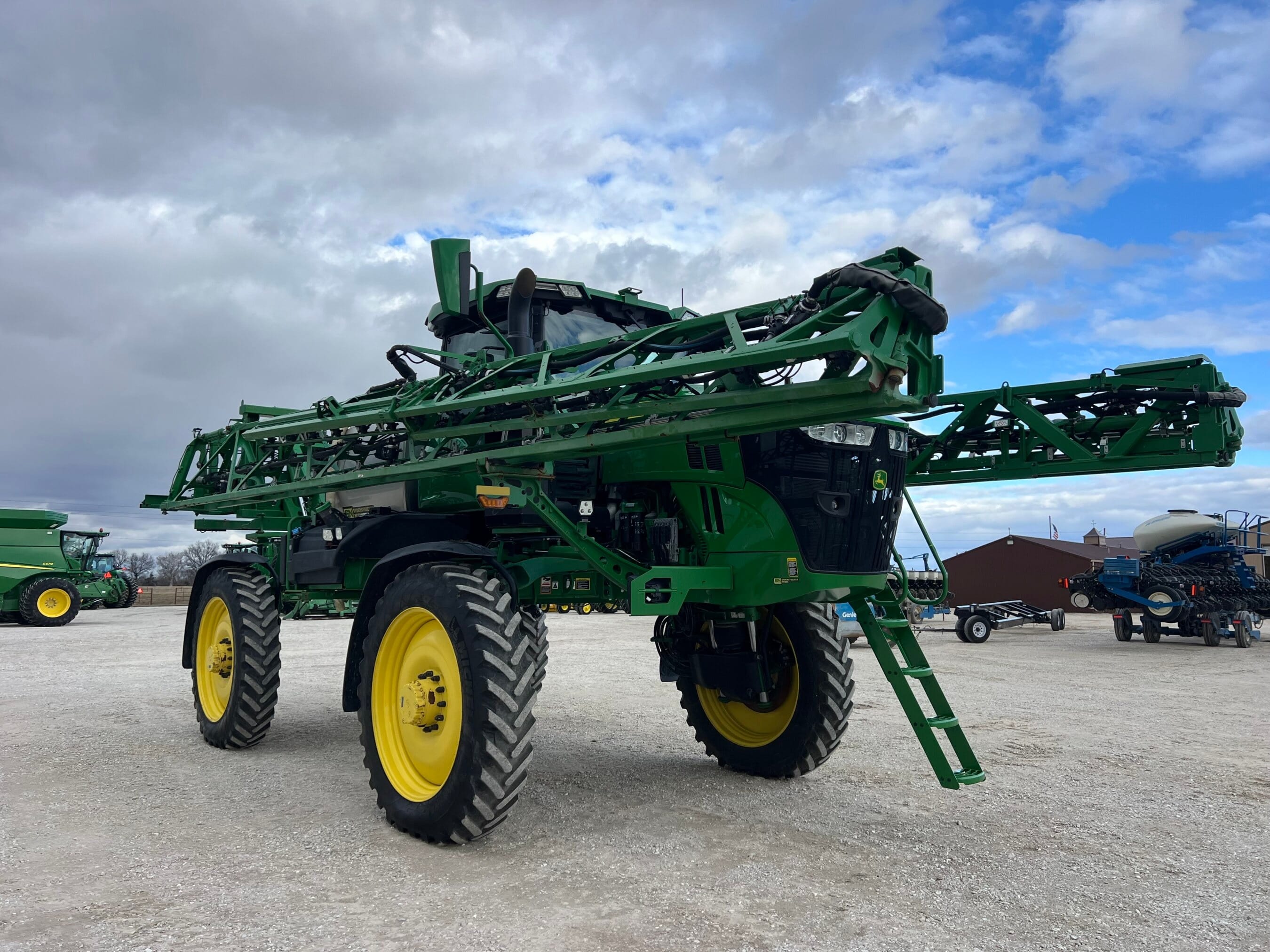 2022 John Deere 410R Equipment Image0