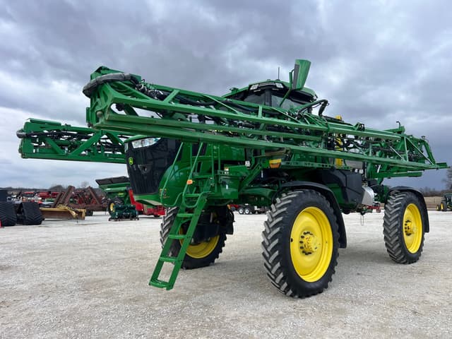 Image of John Deere 410R equipment image 1