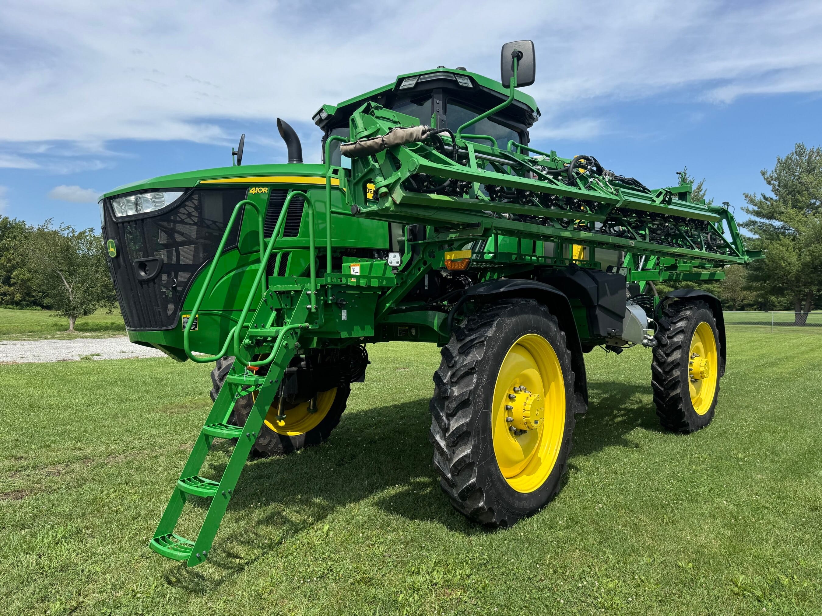 2024 John Deere 410R Equipment Image0