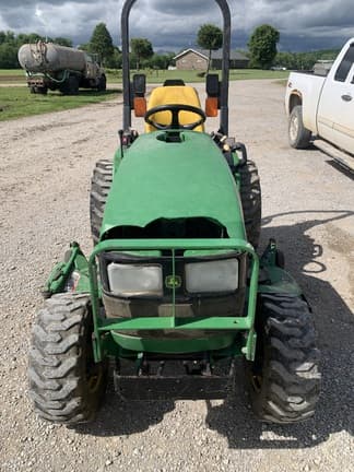 Image of John Deere 4110 equipment image 4