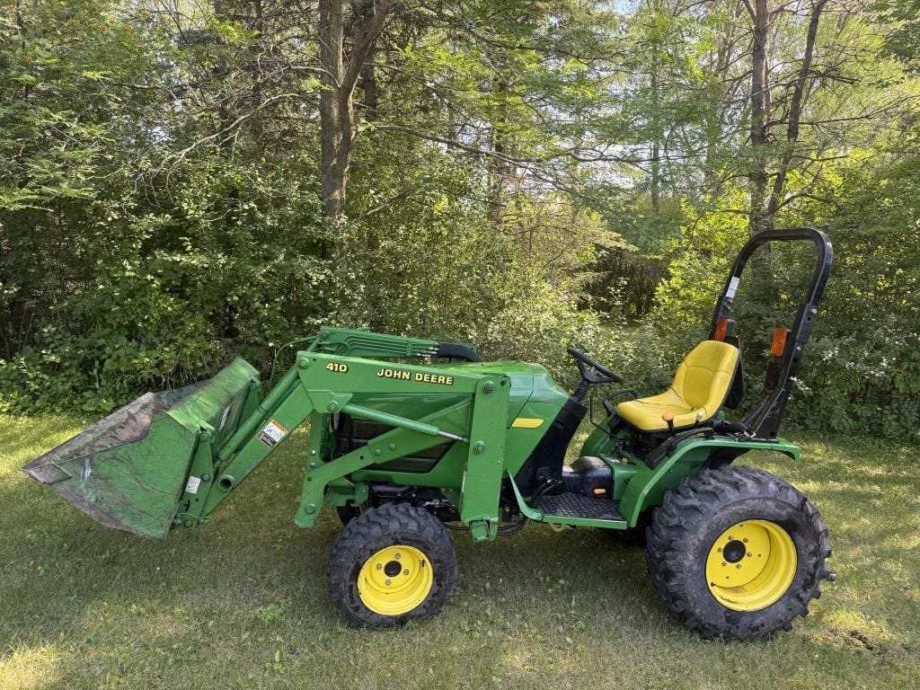 John Deere 4115 Equipment Image0