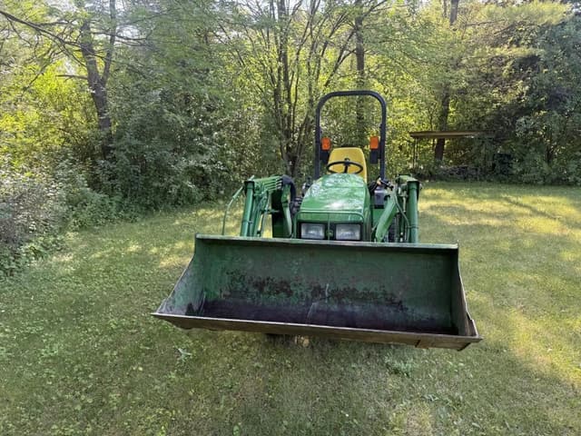 Image of John Deere 4115 equipment image 4