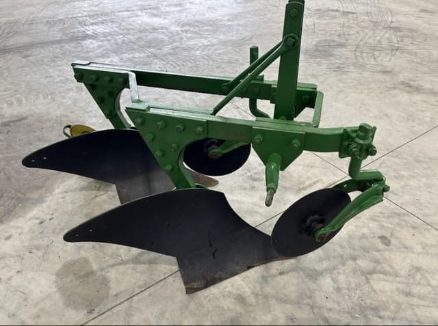 Image of John Deere 412 equipment image 4