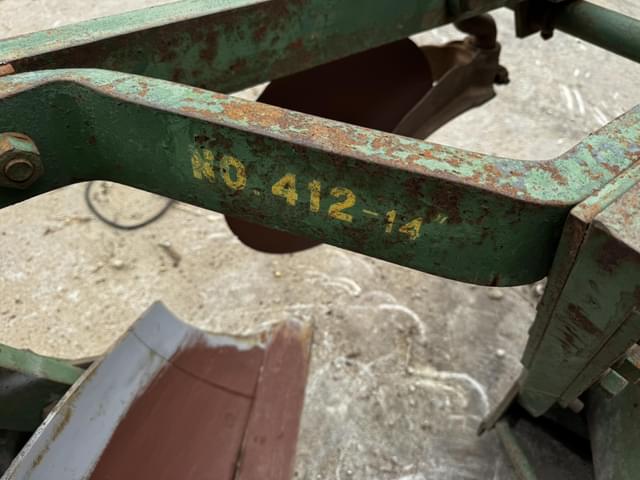 Image of John Deere 412 equipment image 3