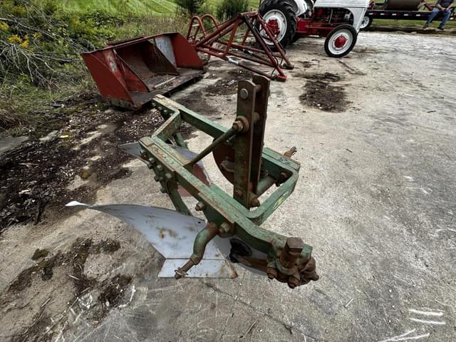 Image of John Deere 412 equipment image 4