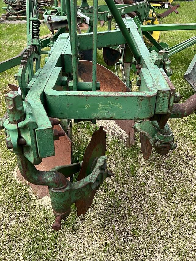 Image of John Deere 412 equipment image 3