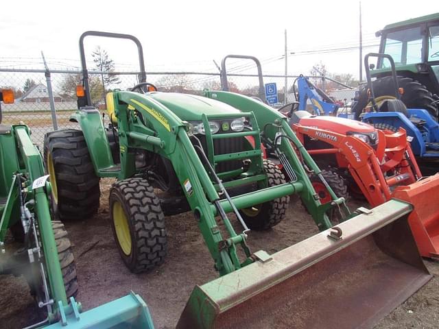 Image of John Deere 4120 equipment image 1