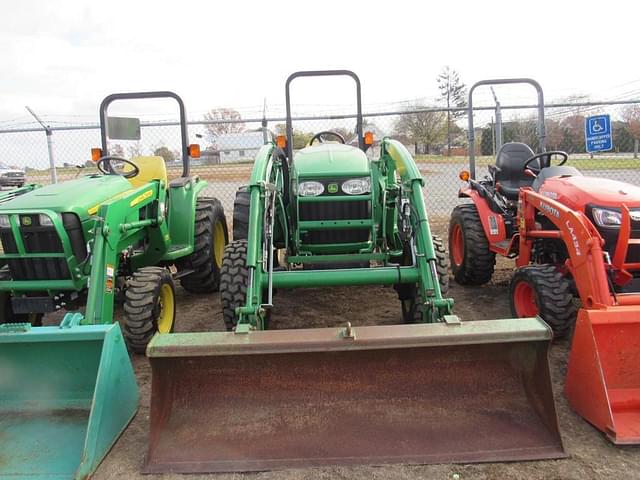 Image of John Deere 4120 equipment image 2