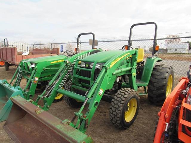 Image of John Deere 4120 equipment image 4