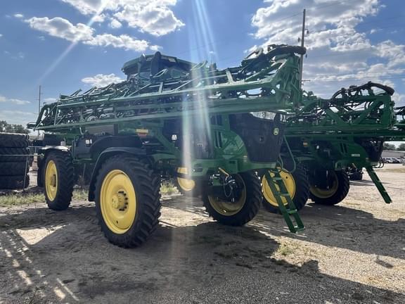 Image of John Deere 412R equipment image 2