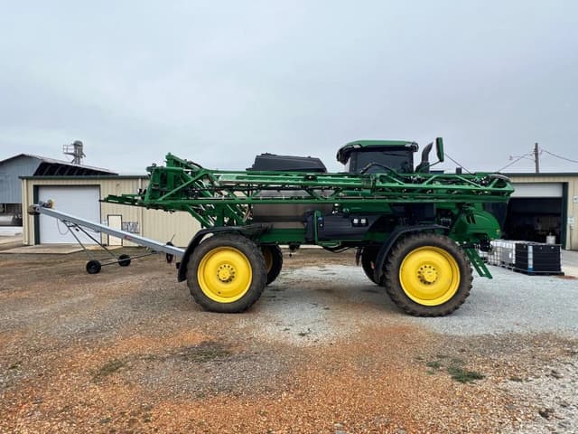 Image of John Deere 412R equipment image 3