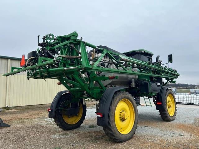 Image of John Deere 412R equipment image 4