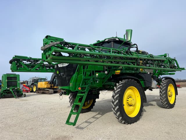 Image of John Deere 412R equipment image 2