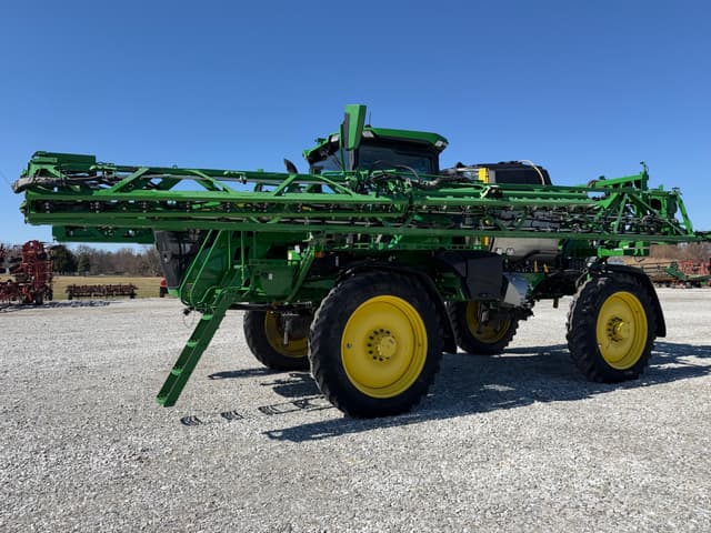 Image of John Deere 412R equipment image 1