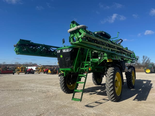 Image of John Deere 412R equipment image 1