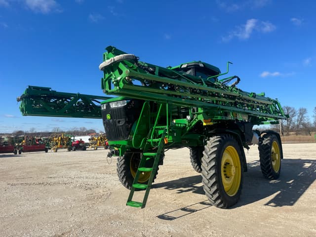 Image of John Deere 412R equipment image 2