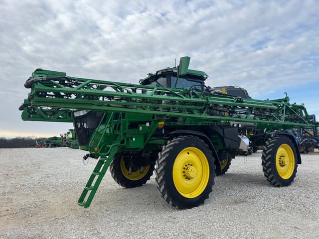 Image of John Deere 412R equipment image 2