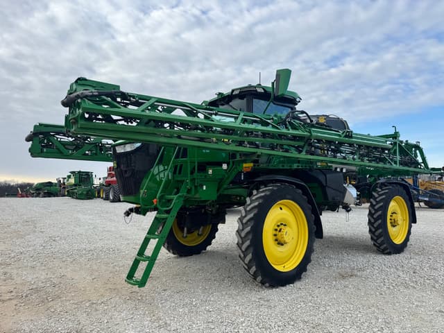 Image of John Deere 412R equipment image 1