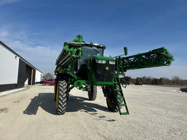 Image of John Deere 412R equipment image 4