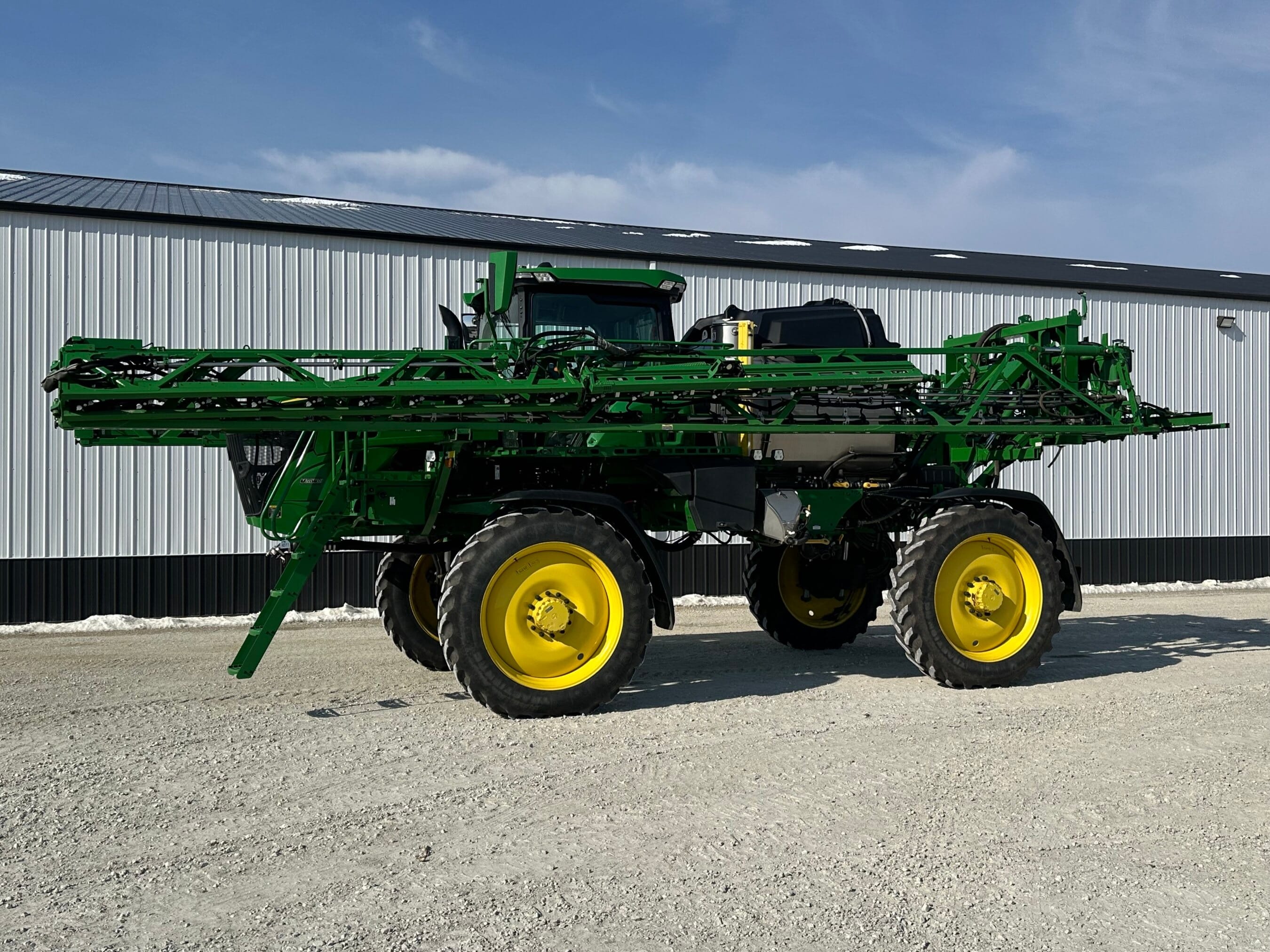 2022 John Deere 412R Equipment Image0